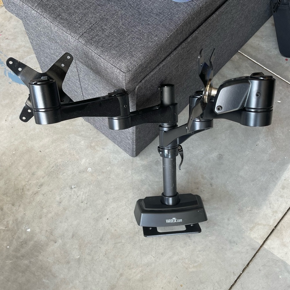 Varidesk 2 screen 180 degree desk attachment